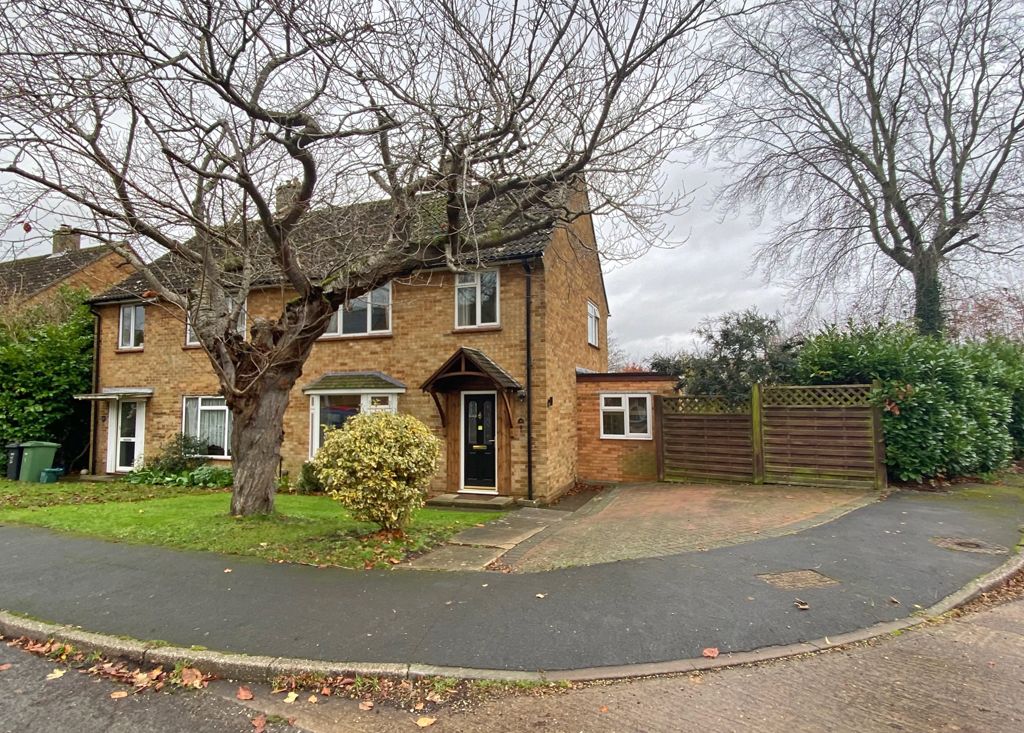 3 bed semidetached house for sale in Blackstone Road, Wallingford OX10