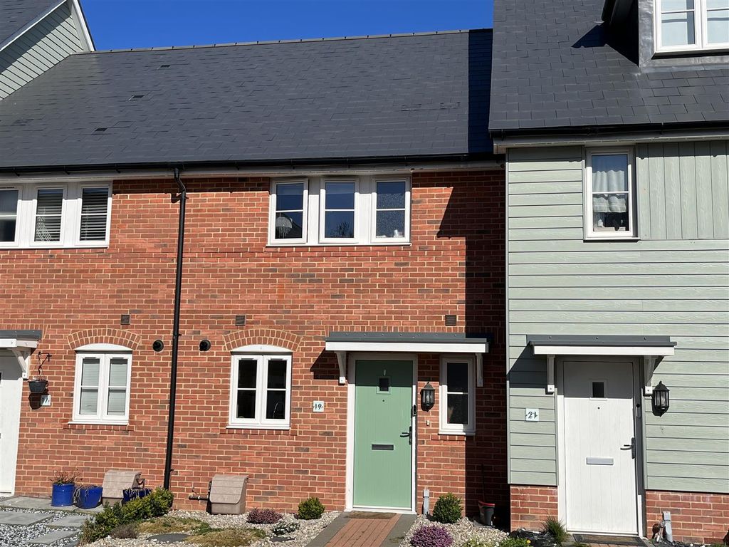 2 bed terraced house for sale in Hengist Road, Aylesford ME20, £325,000 Zoopla