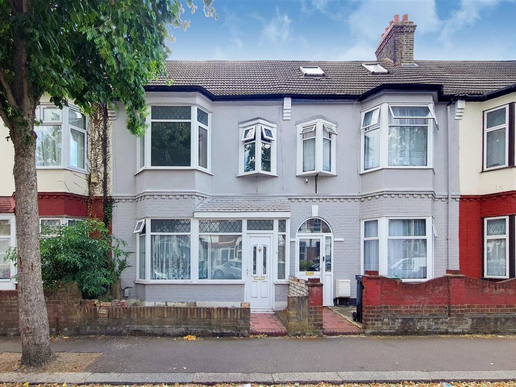 3 bed terraced house for sale in Avondale Road, London E17 Zoopla