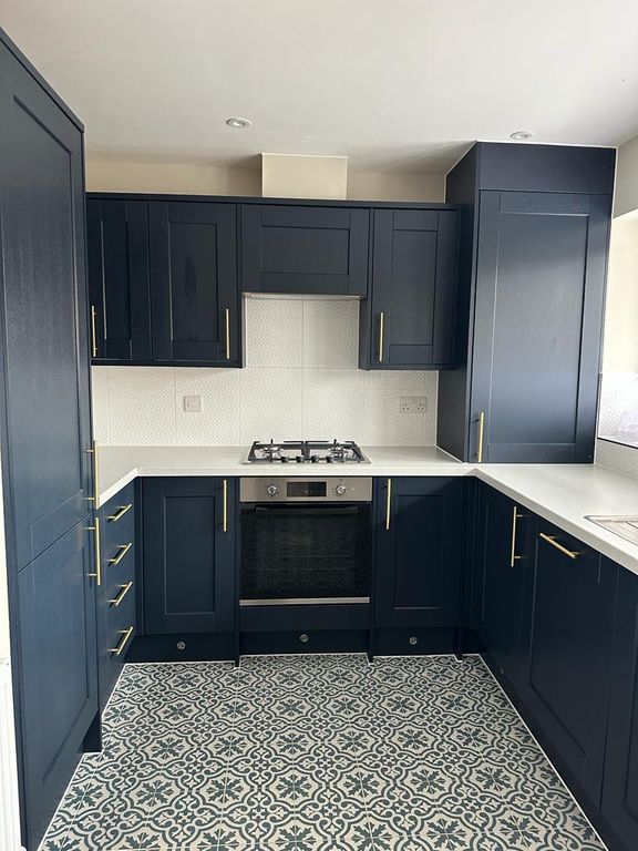 3 bed end terrace house to rent in Witham Road, Romford RM2, £2,500 pcm