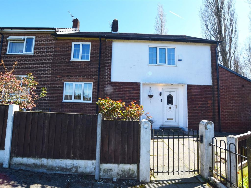 4 bed town house for sale in Rowrah Crescent, Middleton, Manchester M24 Zoopla