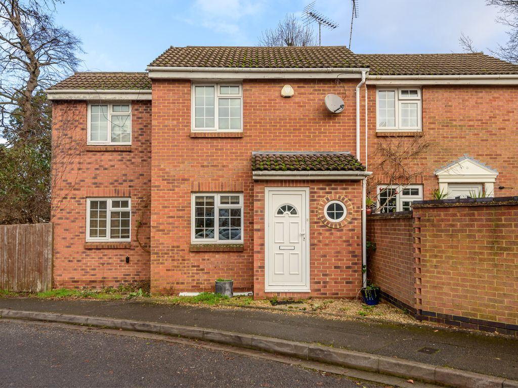 1 bed semidetached house for sale in Finnart Close, Weybridge KT13