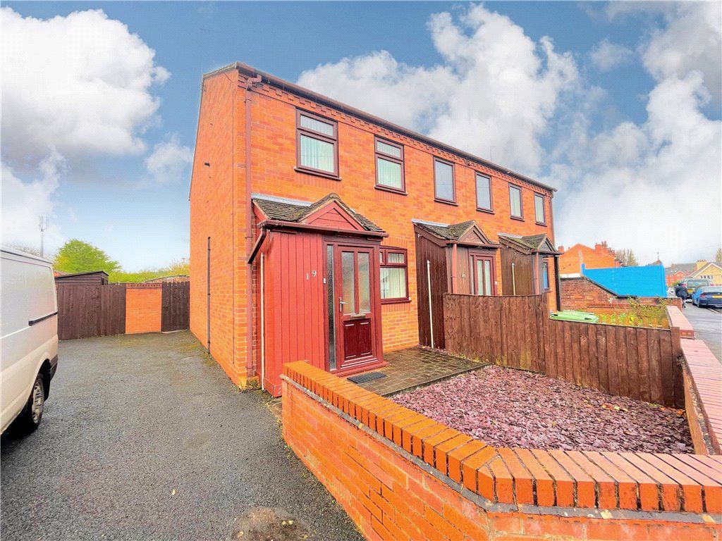 2 bed end terrace house for sale in Raglan Street, Worcester
