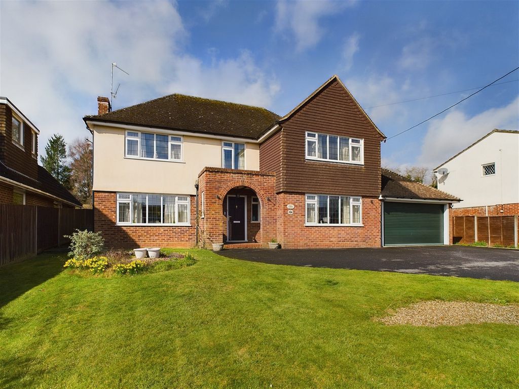 4 bed detached house for sale in Kempshott Lane, Basingstoke RG22 Zoopla