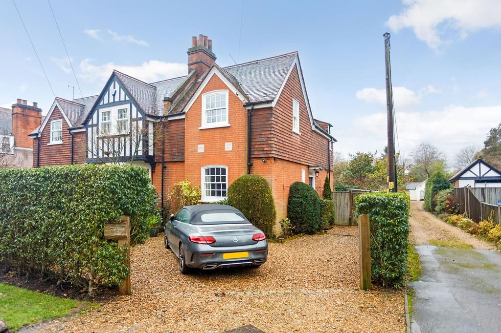 3 bed semidetached house to rent in Sheath Lane, Oxshott, Leatherhead