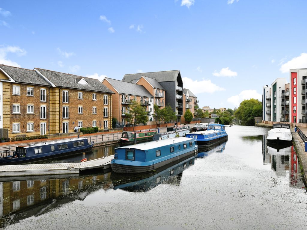 1 bed flat for sale in Cressy Quay, Chelmsford, Essex CM2, £250,000 ...