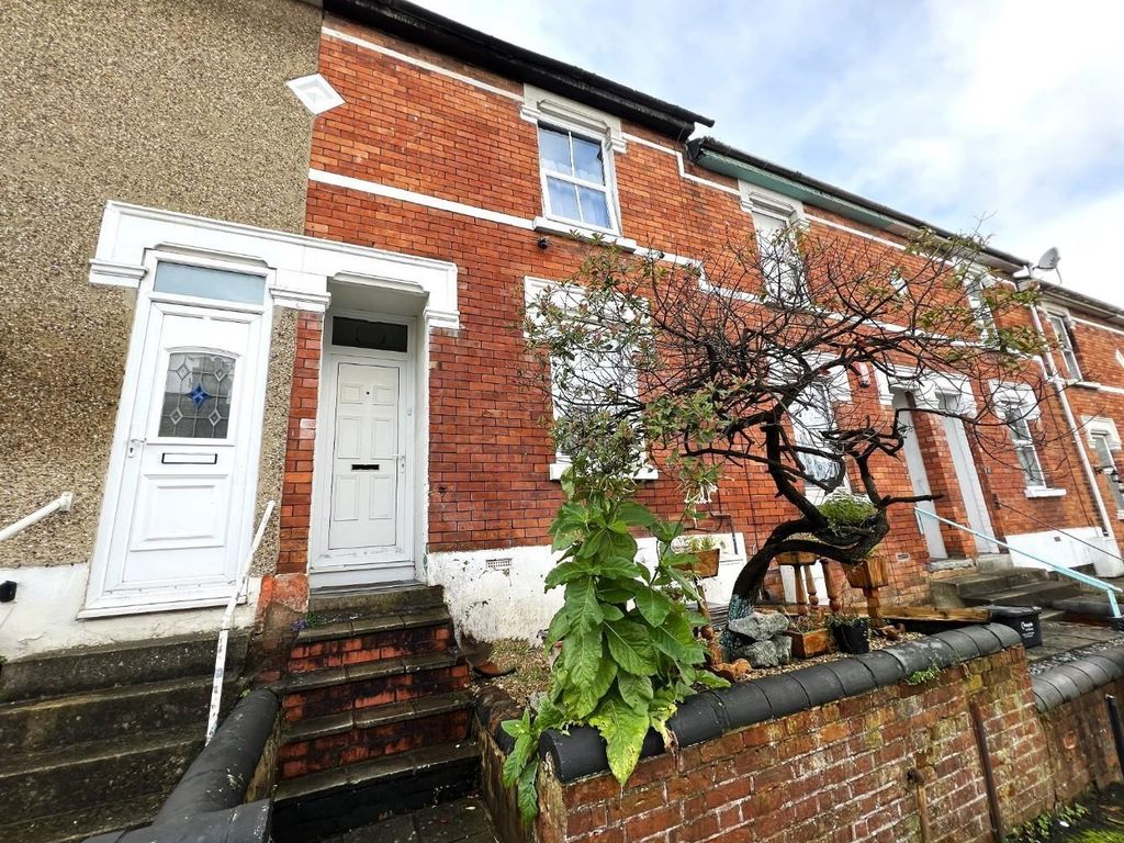 2 bed terraced house to rent in Dryden Street, Town Centre, Swindon SN1