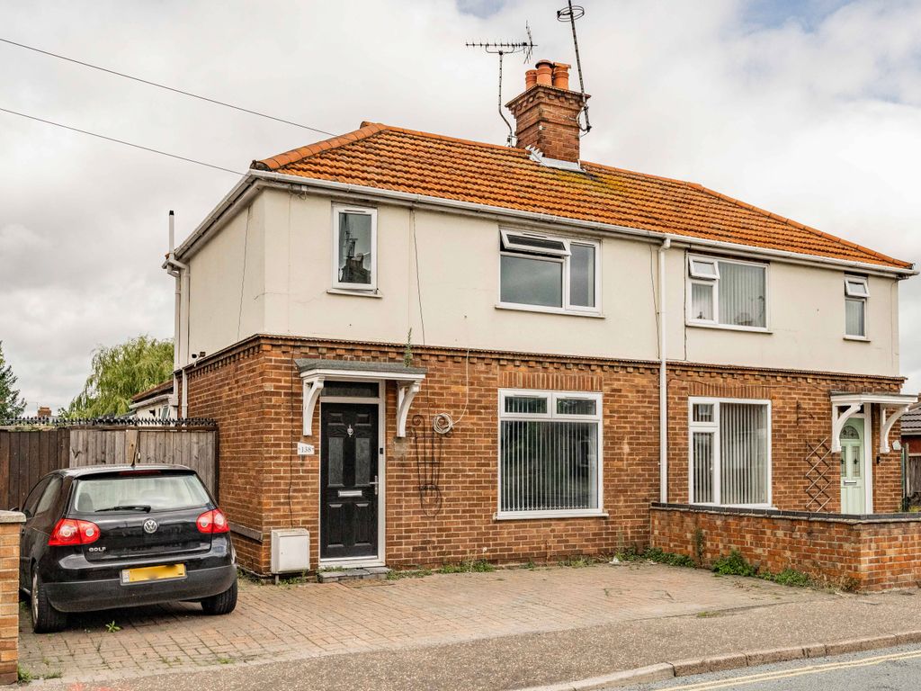 3 bed semidetached house for sale in Beccles Road, Gorleston, Great