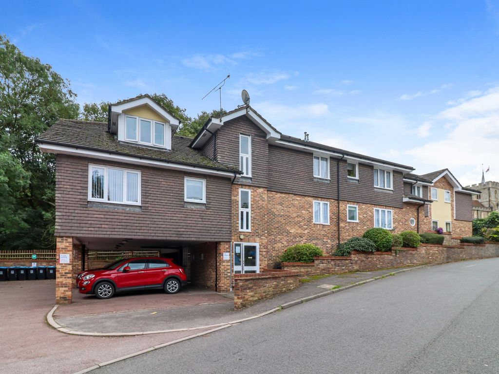 2 bed flat to rent in Church Lane, Kings Langley WD4, £1,250 pcm Zoopla