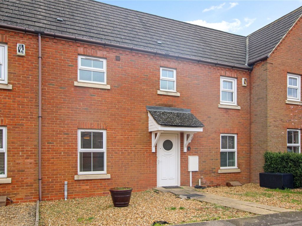 3 bed terraced house to rent in Ultra Avenue, Bletchley, Milton Keynes