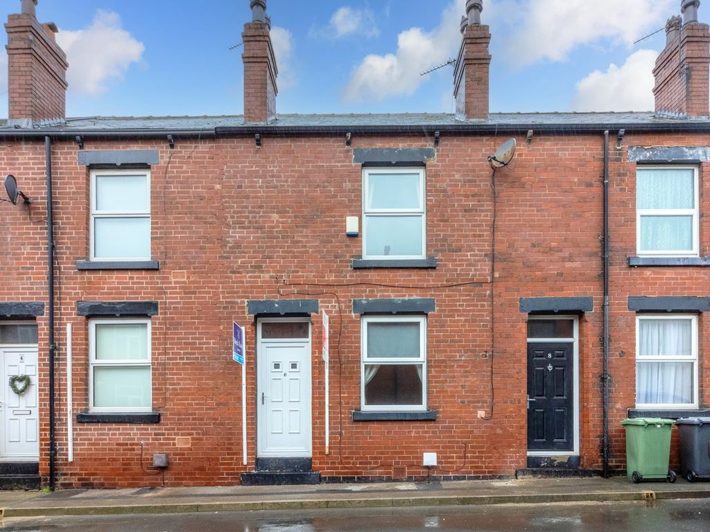 2 bed terraced house to rent in Woodland Crescent, Rothwell, Leeds LS26
