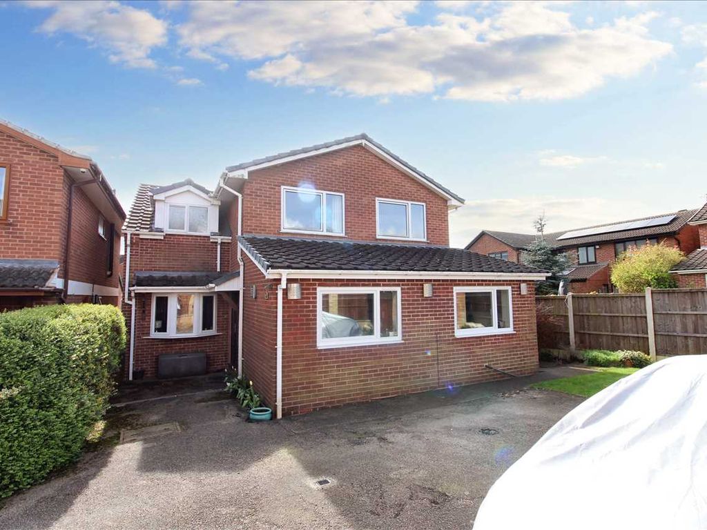 4 bed detached house for sale in Belsford Court, Watnall, Nottingham