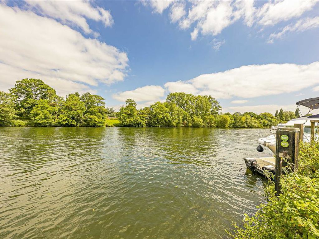 3 bed detached house for sale in River Bank, Thames Ditton KT7, £