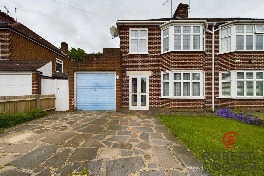3 bed semidetached house for sale in Elm Avenue, Ruislip HA4, £650,000