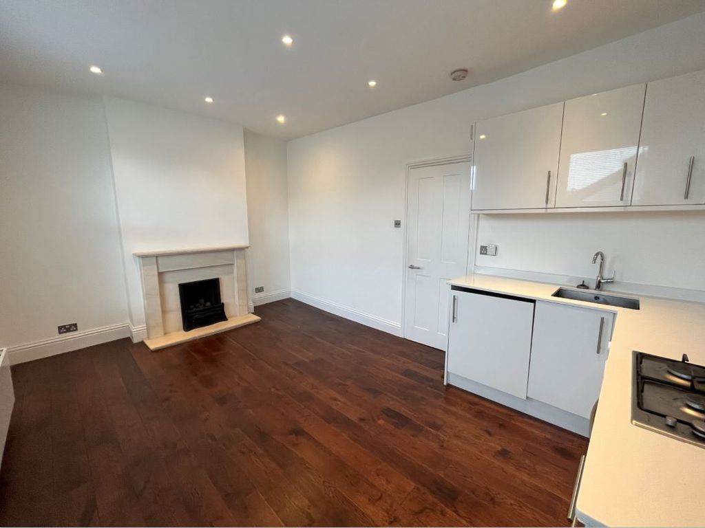 2 bed flat for sale in Stanhope Road, London N12 Zoopla