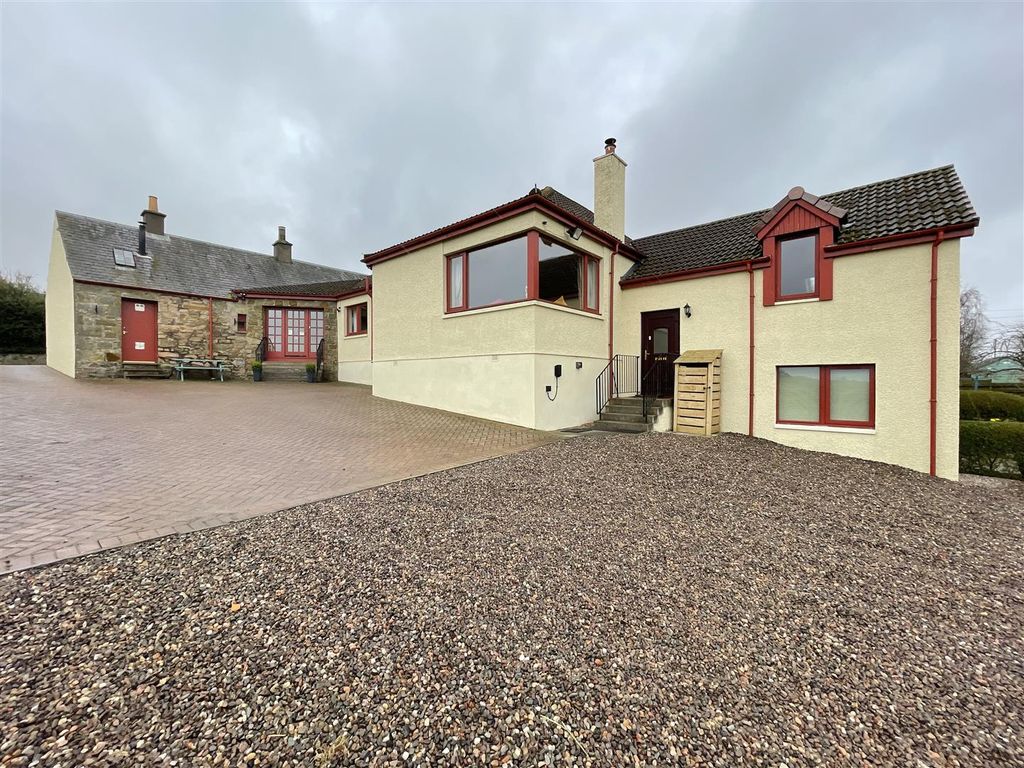 5 bed end terrace house for sale in Main Street, Dairsie, Cupar KY15, £