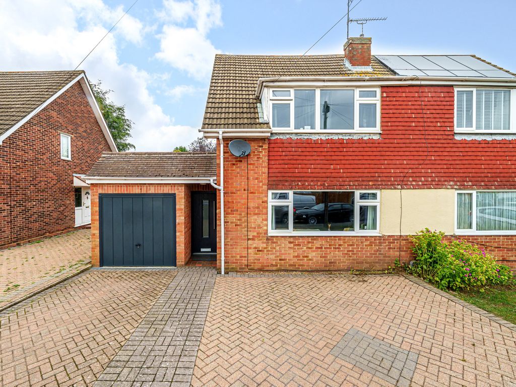 3 bed semidetached house for sale in Magdalen Crescent, Byfleet, West