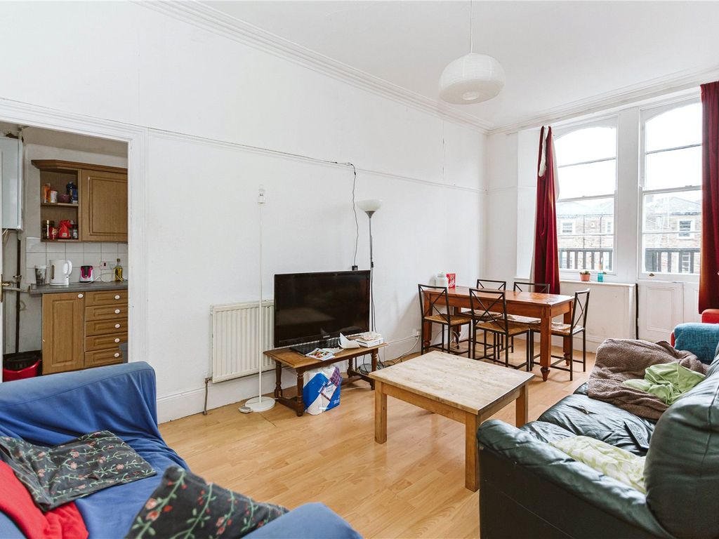 5 bed flat to rent in Clifton Park Road, Clifton, Bristol BS8, £4,000