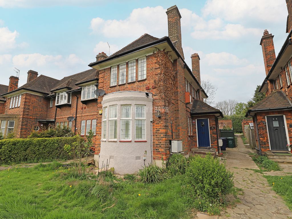 3 bed flat for sale in Lyttelton Road, London N2, £600,000 Zoopla