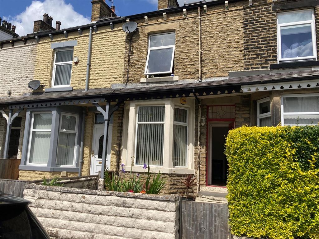 3 bed terraced house for sale in Lister Avenue, Bradford BD4 Zoopla