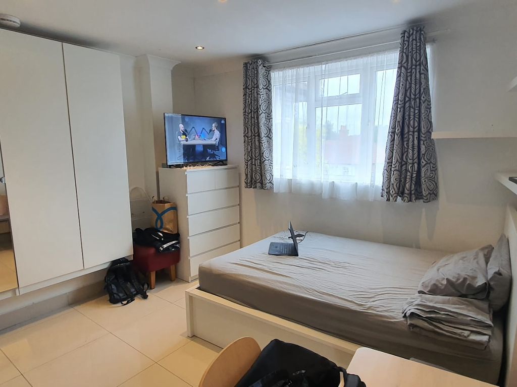 1 bed semidetached house to rent in Wembley Hill Road, Middlesex HA9