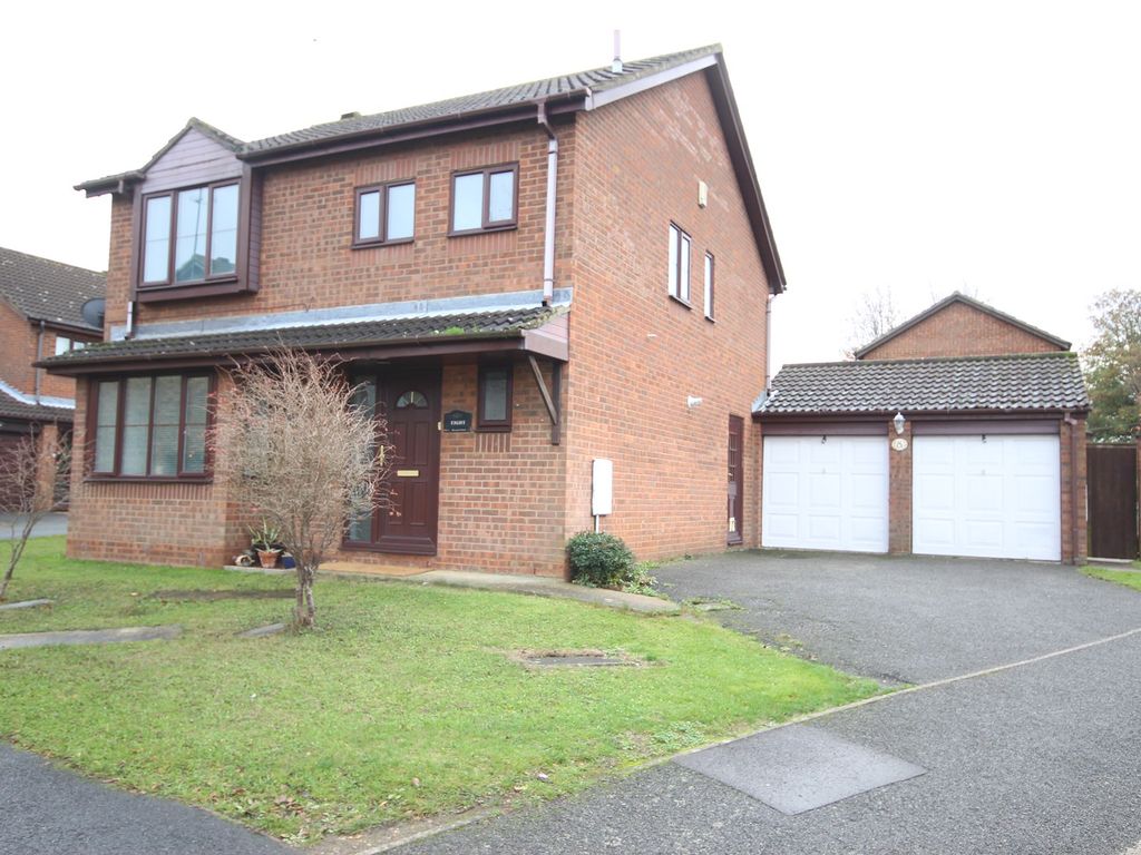4 bed detached house for sale in Brampton Close, Wellingborough