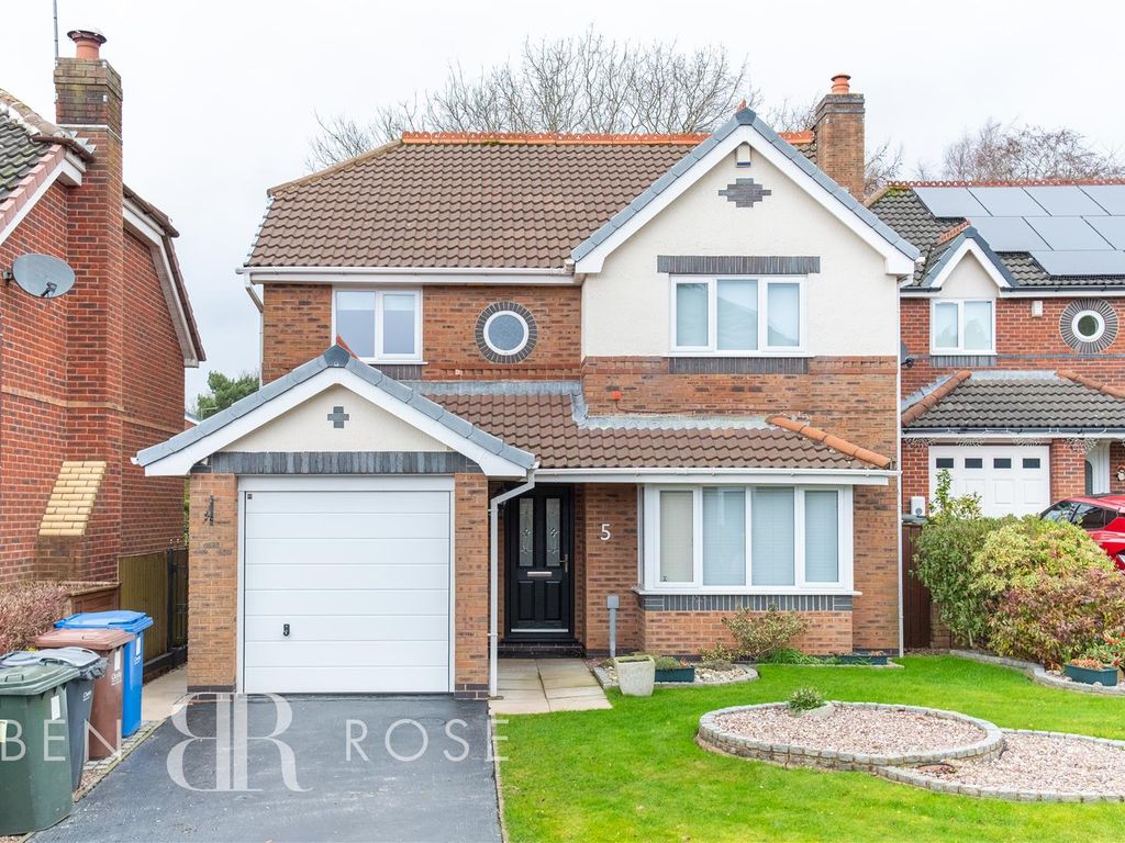 4 bed detached house for sale in Wells Fold Close, ClaytonLeWoods