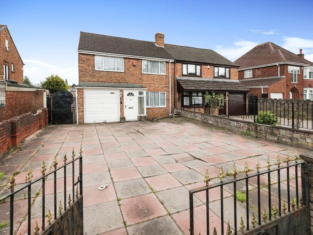 3 bed semidetached house for sale in Oldbury Road, Rowley Regis B65