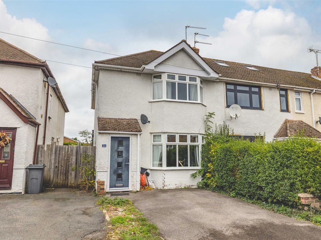 3 bed semidetached house for sale in Forest Road, Windsor SL4, £