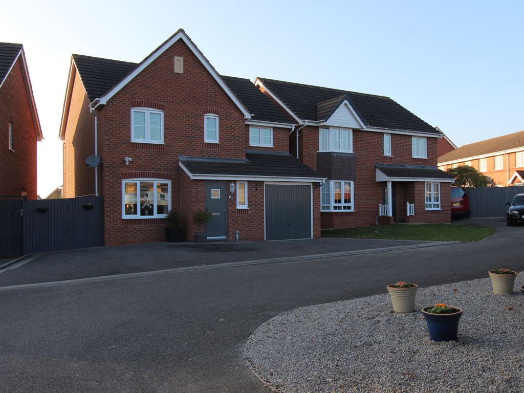 4 bed detached house for sale in Dumolos Lane, Glascote, Tamworth B77