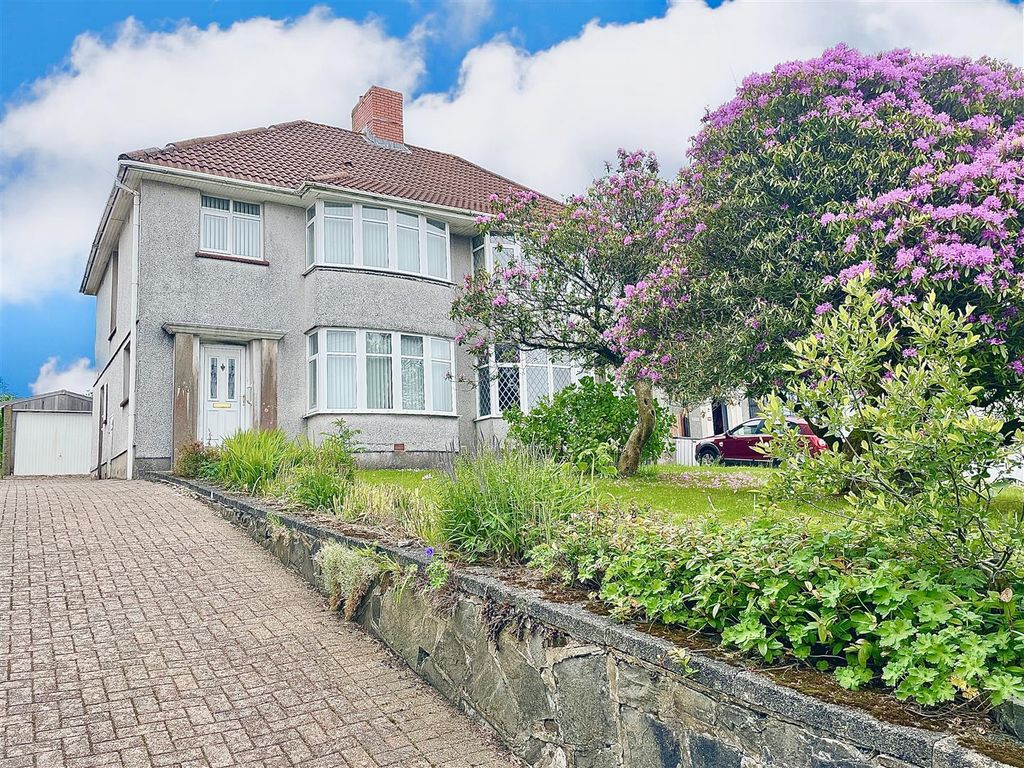 3 bed semidetached house for sale in Pentregethin Road, Gendros