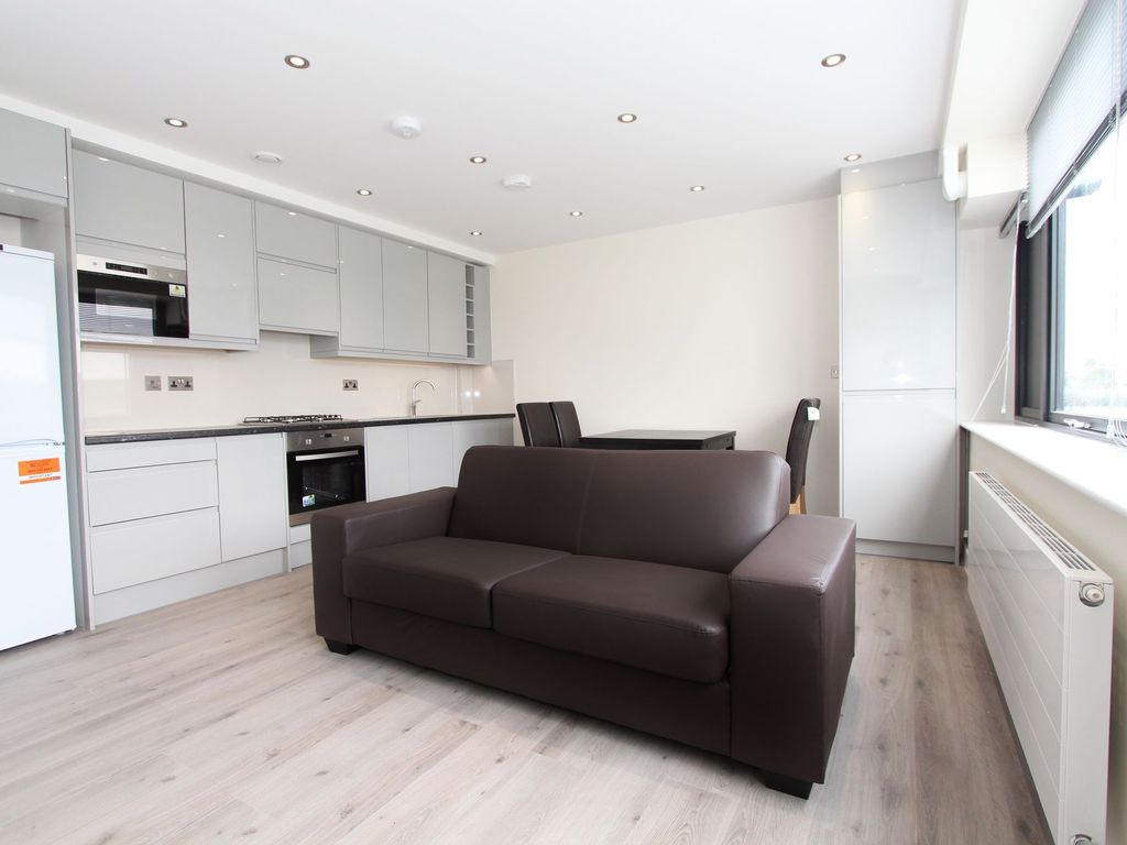 1 bed flat to rent in Honeypot Lane, Stanmore HA7, £1,400 pcm Zoopla