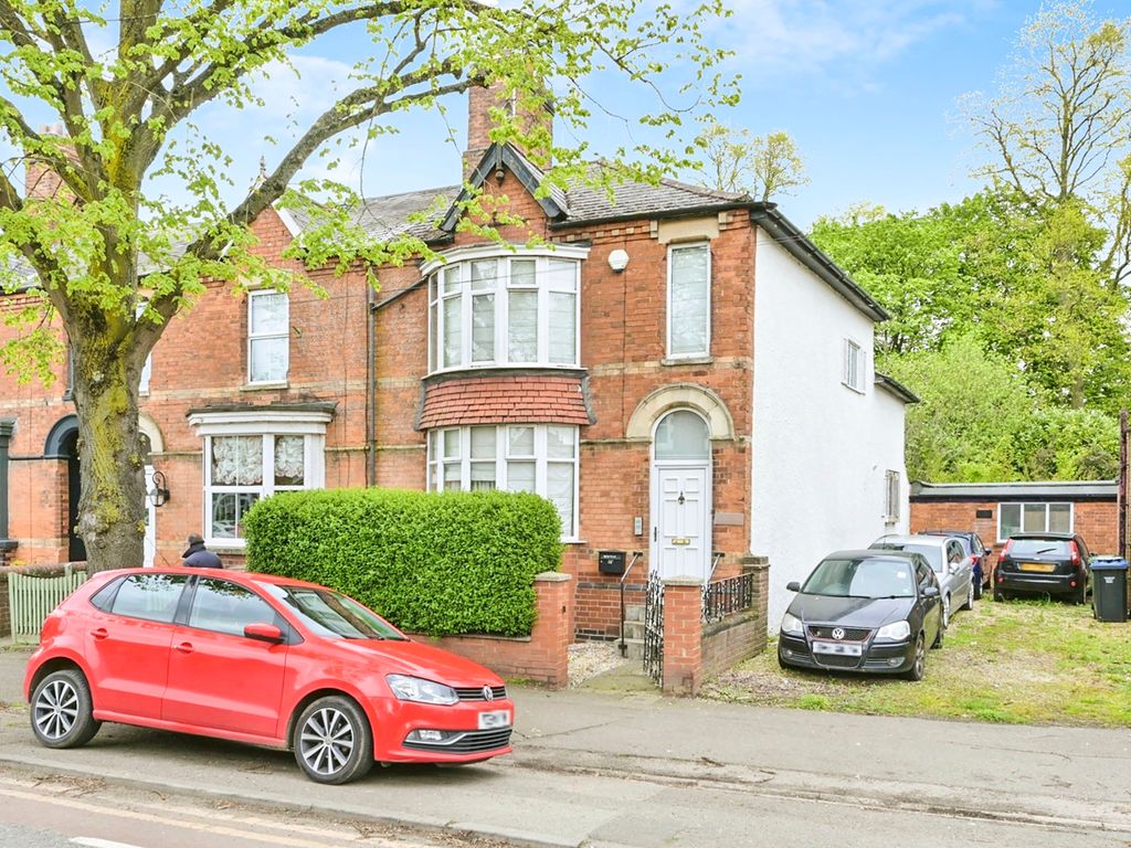 2 bed end terrace house for sale in Northampton Road, Market Harborough