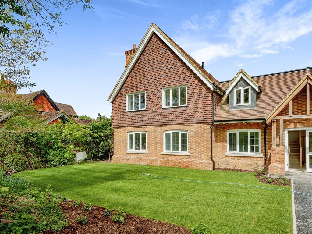 New home, 2 bed flat for sale in Langshott, Horley RH6 Zoopla