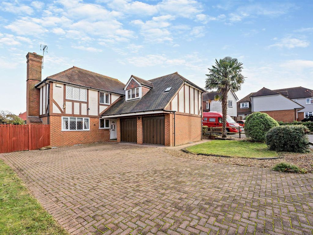 4 bed detached house for sale in Harmers Way, Egerton, Ashford TN27, £