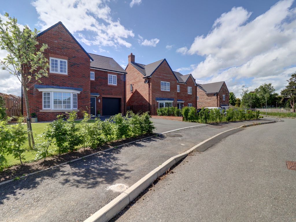 4 bed detached house for sale in Rastrick Way, St. Wood