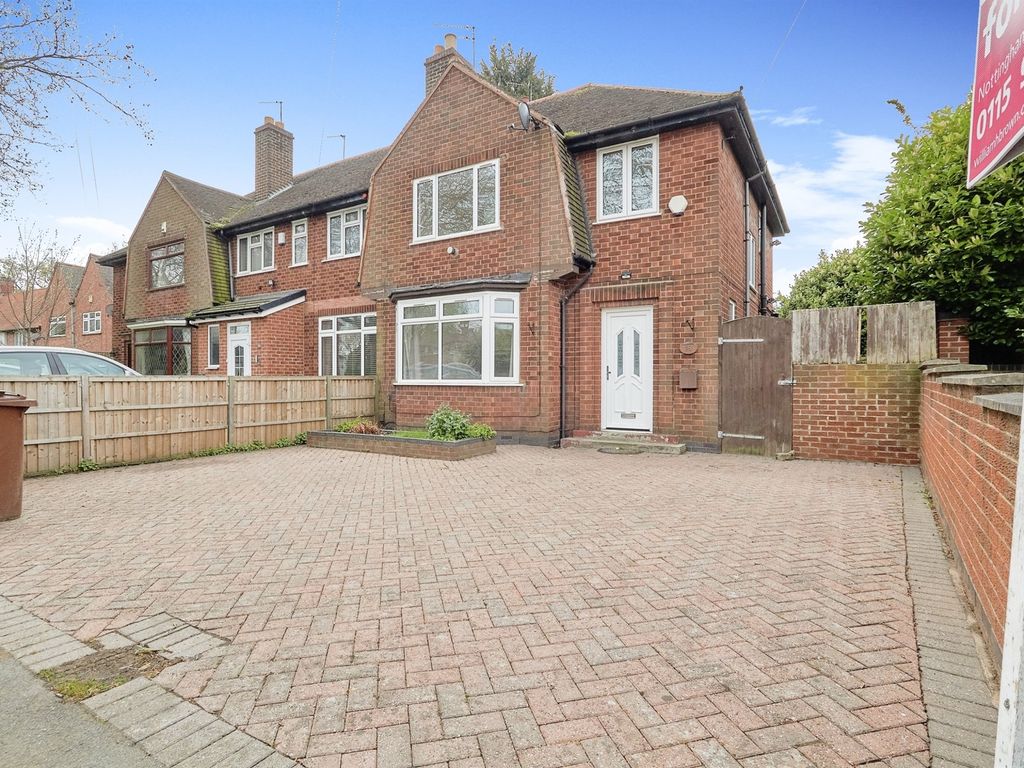 3 bed end terrace house for sale in Woodside Road, Beeston, Nottingham
