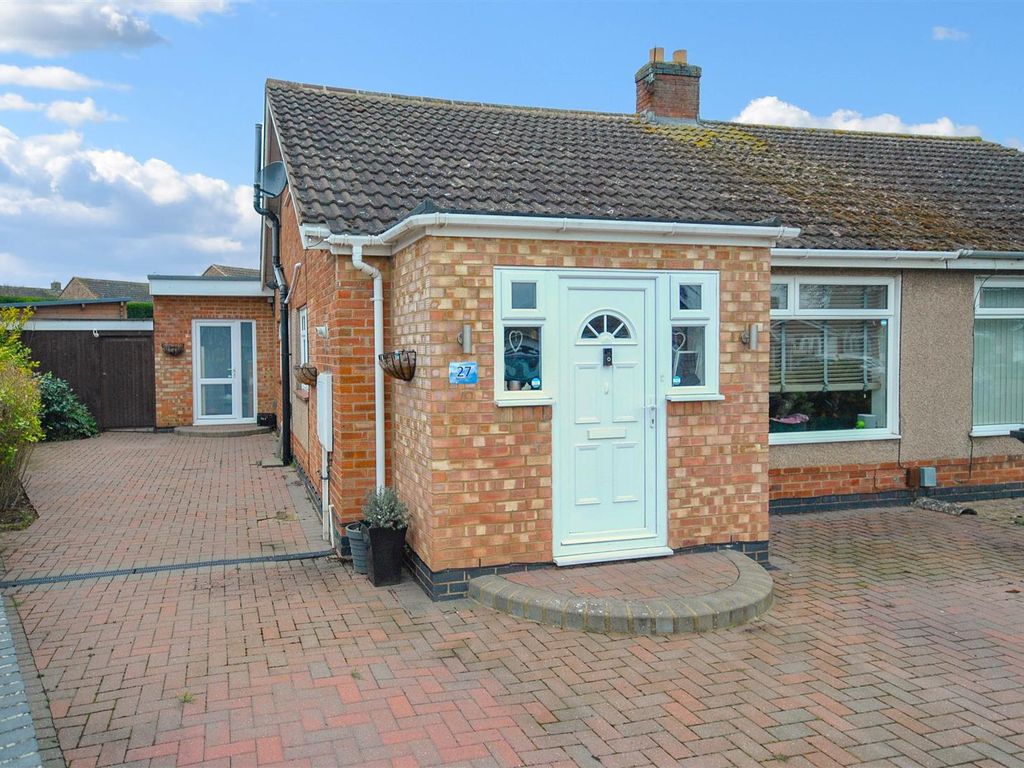 3 bed semidetached bungalow for sale in Gayhurst Close, Moulton