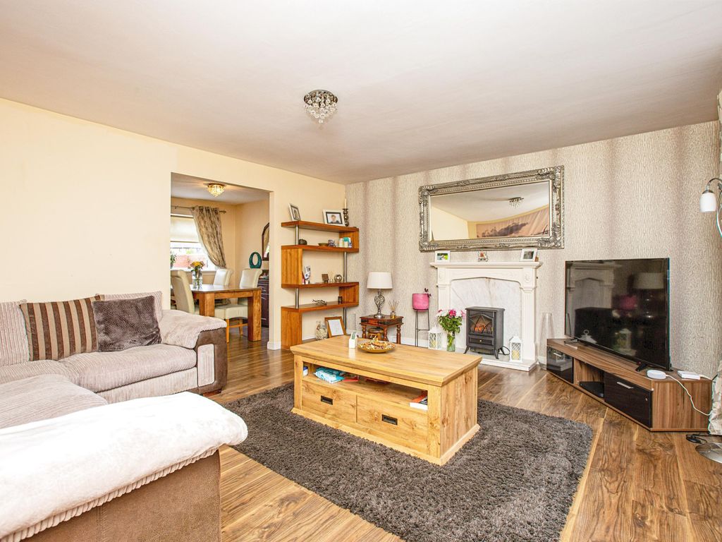 4 bed end terrace house for sale in Finnart Square, Glasgow G40 Zoopla