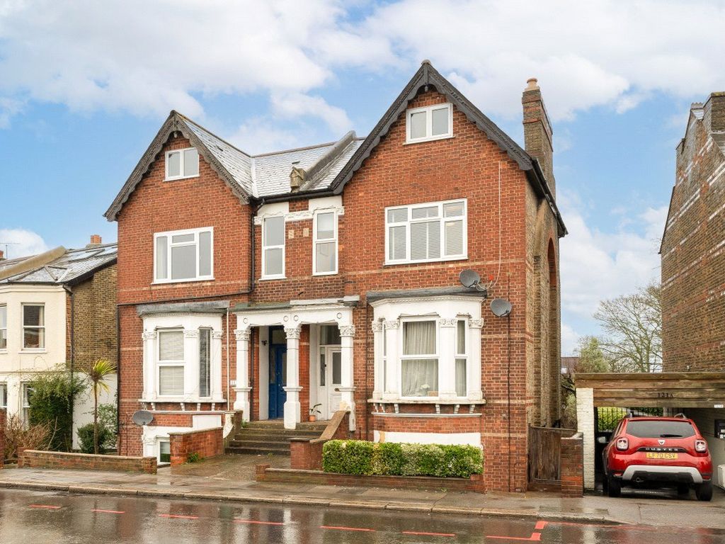 3 bed flat to rent in Carshalton Road, Sutton SM1, £2,000 pcm Zoopla