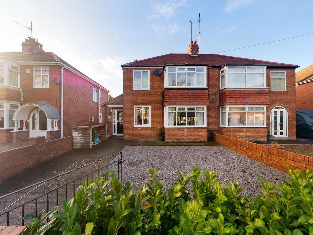 3 bed semidetached house for sale in Queensgate, Bridlington YO16 Zoopla