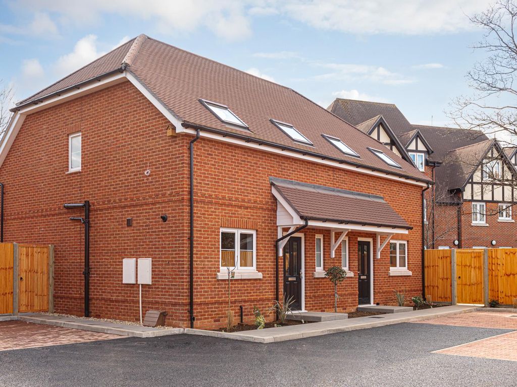 New home, 3 bed semidetached house for sale in Chase End, Epsom KT19