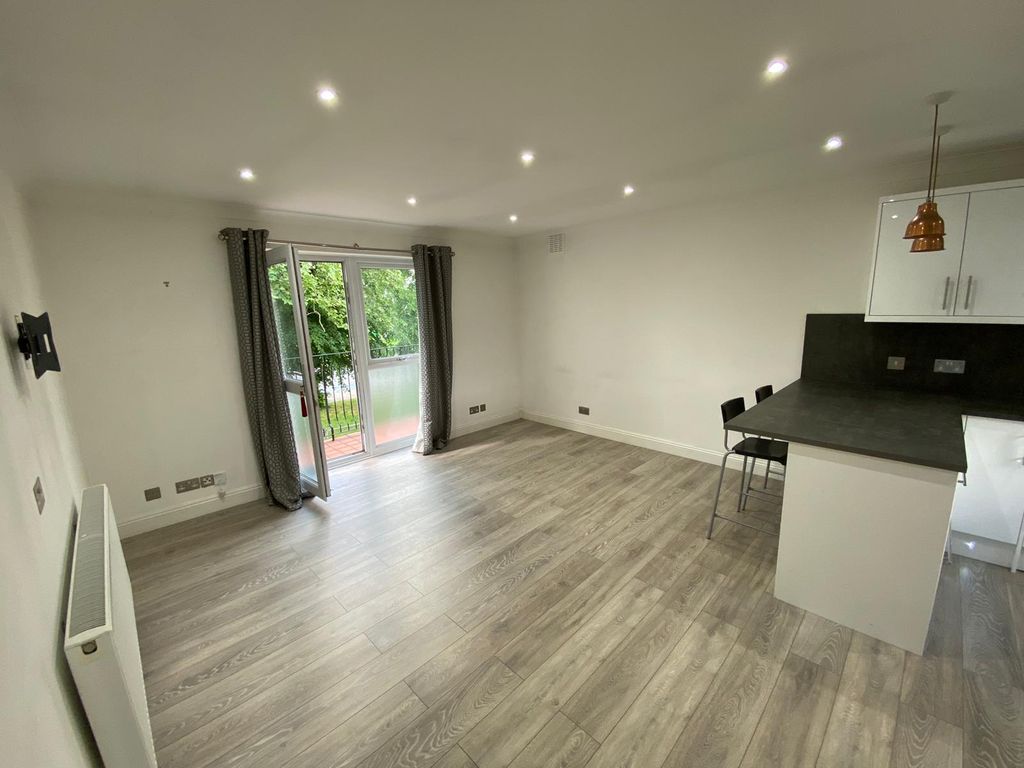 1 bed flat to rent in Clapham Common Southside, London SW4 Zoopla