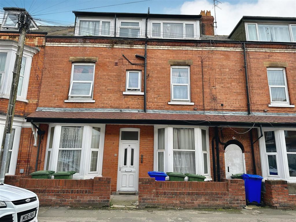 8 bed property for sale in Clarence Road, Bridlington YO15, £310,000