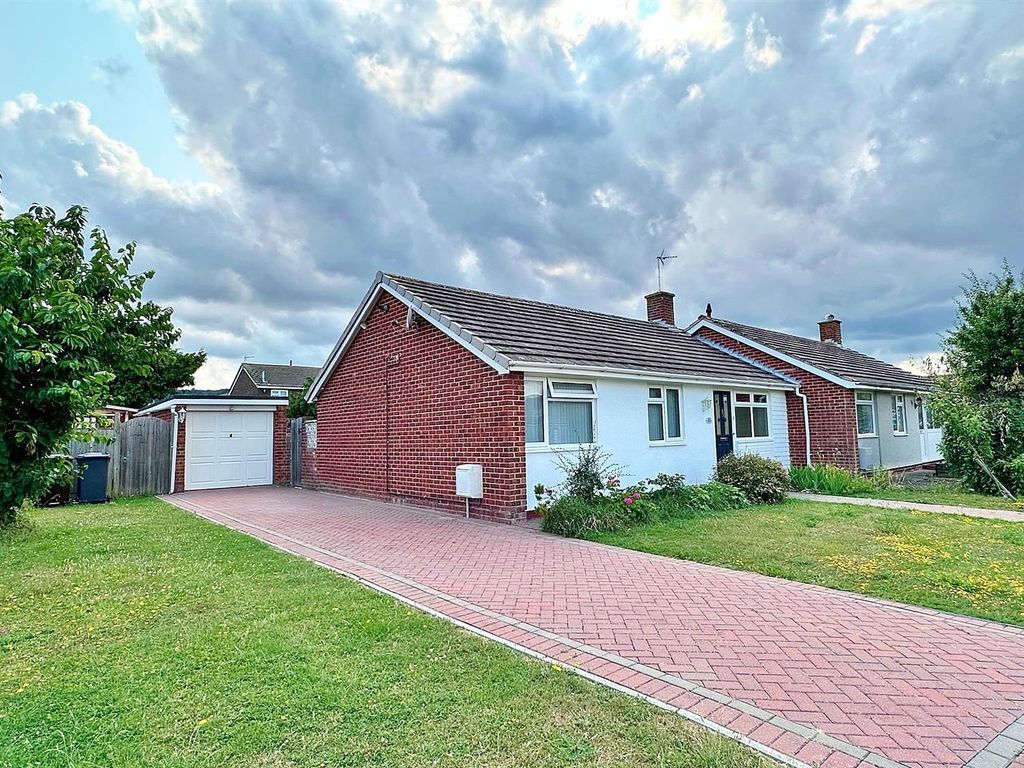 2 bed bungalow for sale in Seven Sisters Road, Willingdon, Eastbourne