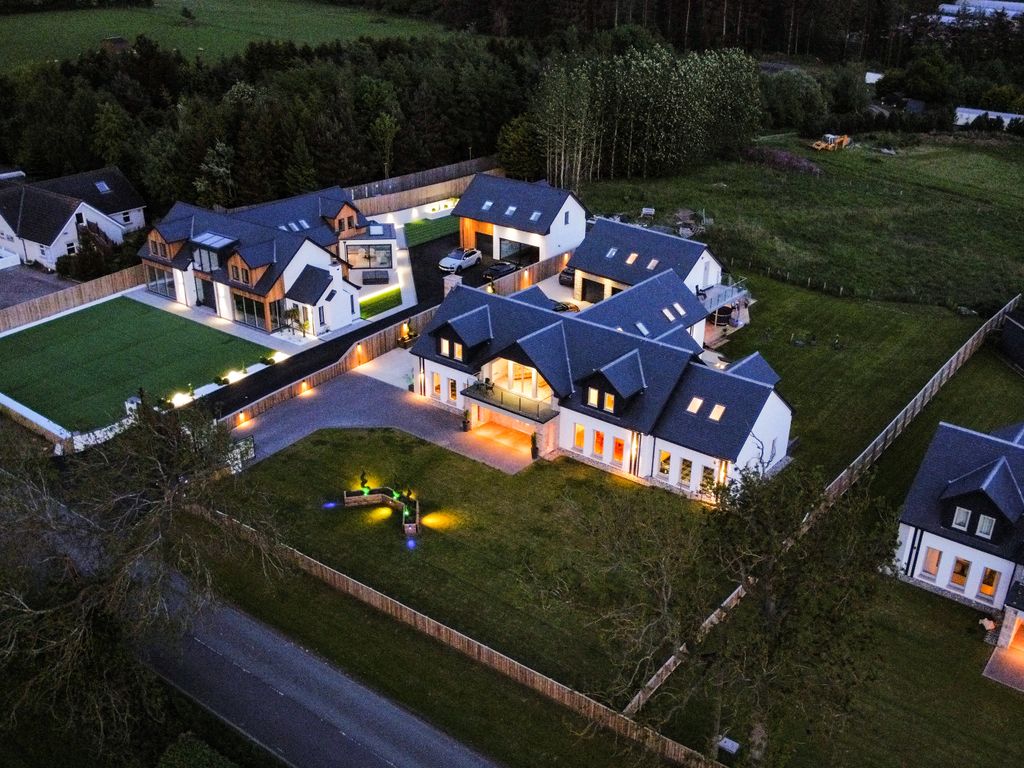 7 bed detached house for sale in Pardovan Holdings, Linlithgow EH49, £