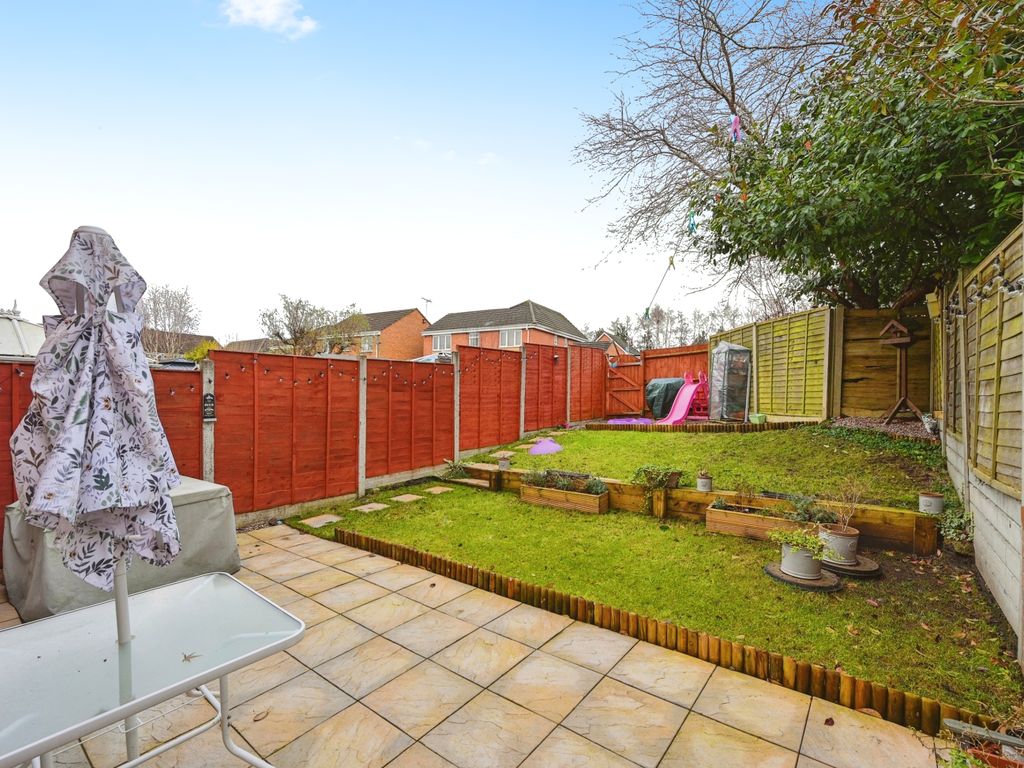 3 bed end terrace house for sale in Horseshoe Drive, Cannock