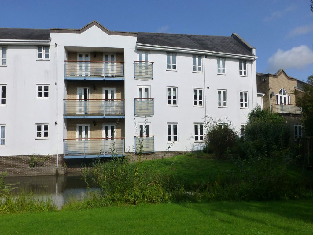 2 bed flat for sale in Wren Way, Bicester OX26, £260,000 Zoopla
