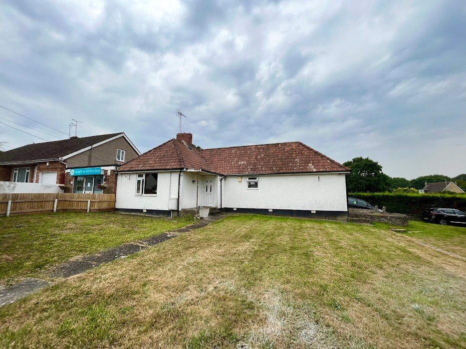 2 bed bungalow for sale in Beesmoor Road, Coalpit Heath, Bristol BS36