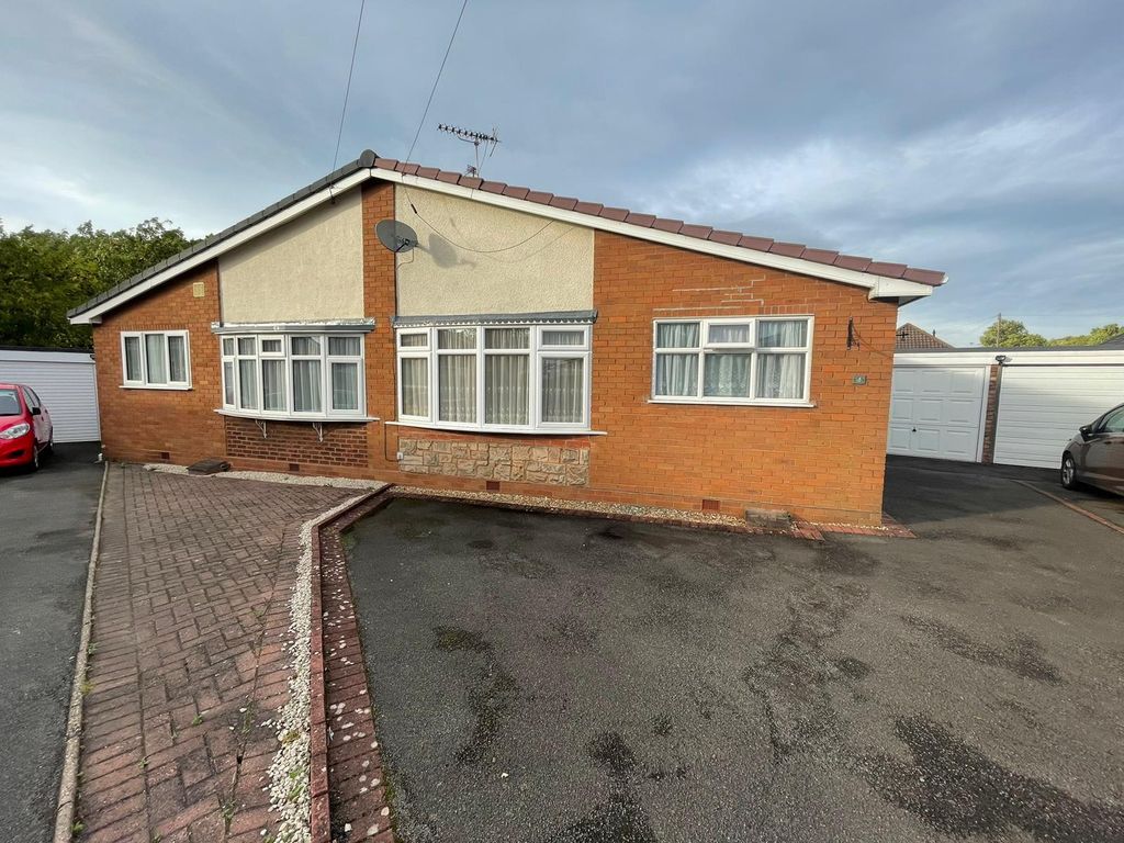 2 bed bungalow to rent in Shepwell Gardens, Shareshill, Wolverhampton